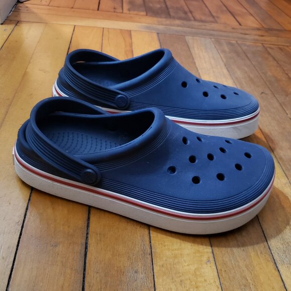 EUC Unisex Crocs - Picture 5 of 8